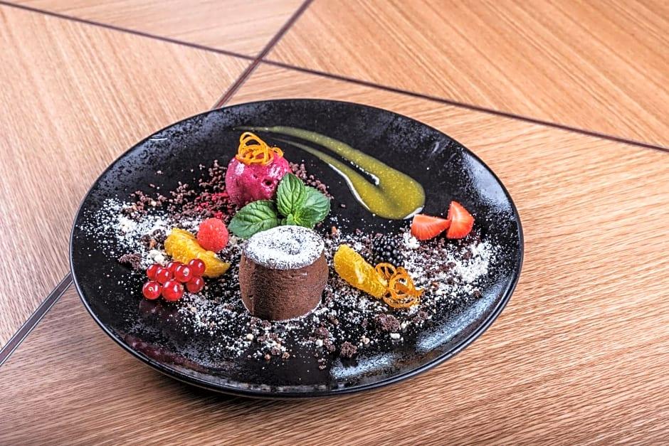 RESTAURANT AND DESIGN HOTEL NOEM ARCH 50/54