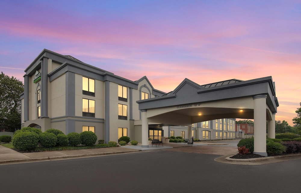 Wingate by Wyndham Greensboro/Coliseum 5/53