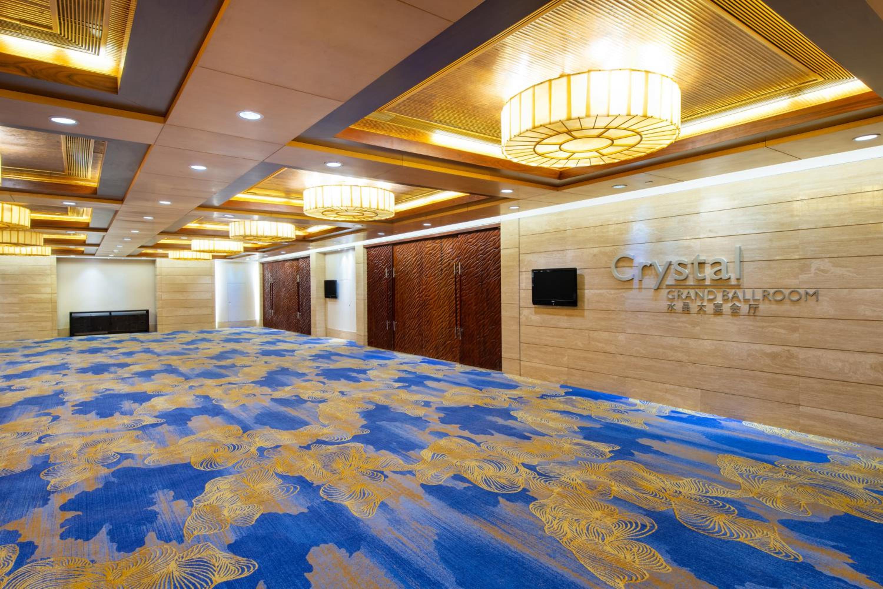 Holiday Inn Qingdao Parkview 18/49