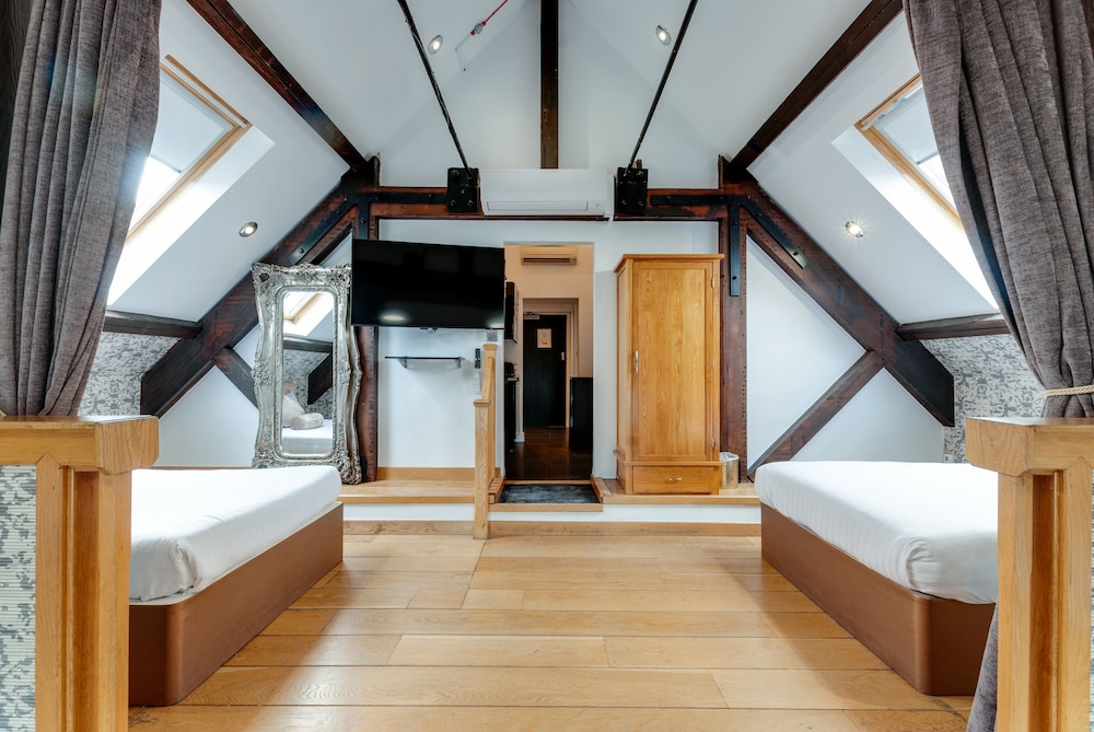Signature Living Apart Hotel 27/57