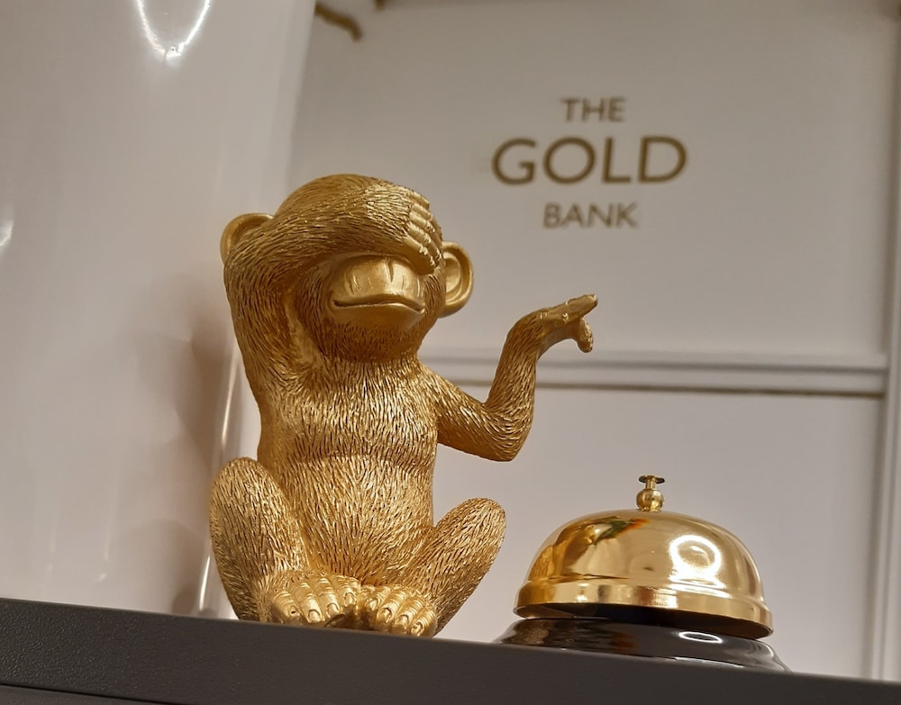The Gold Bank 27/38