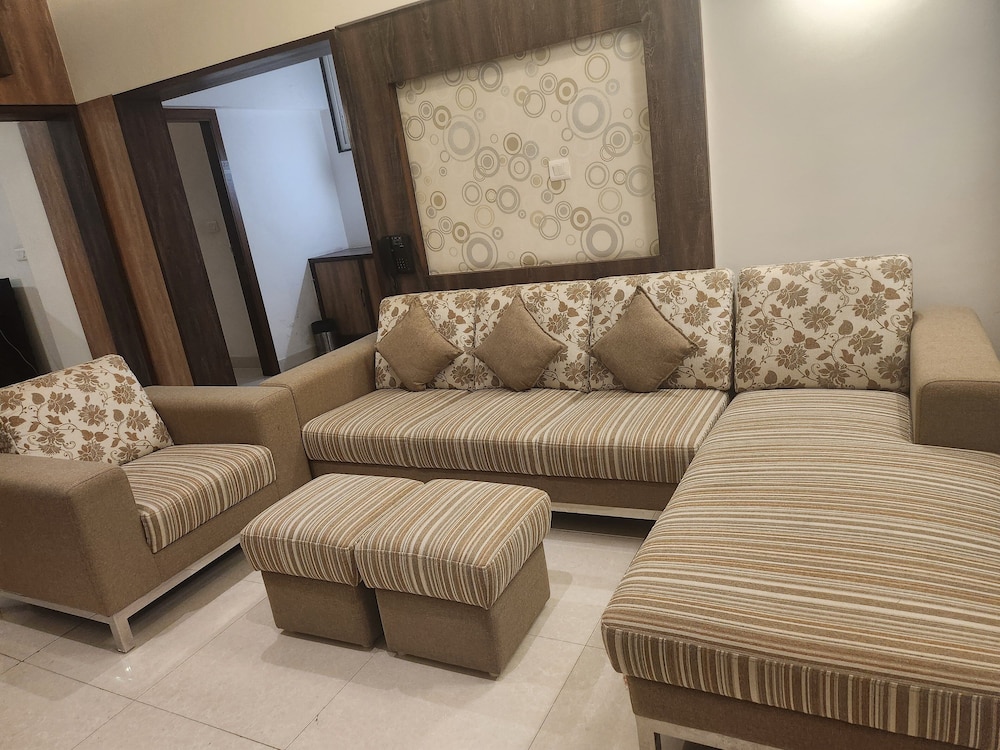 White Castle Corporate Residences 27/50