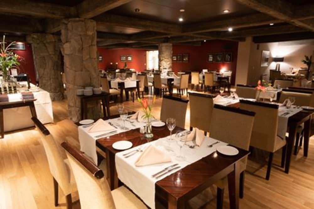 Cacique Inacayal Lake & Spa Hotel 35/50