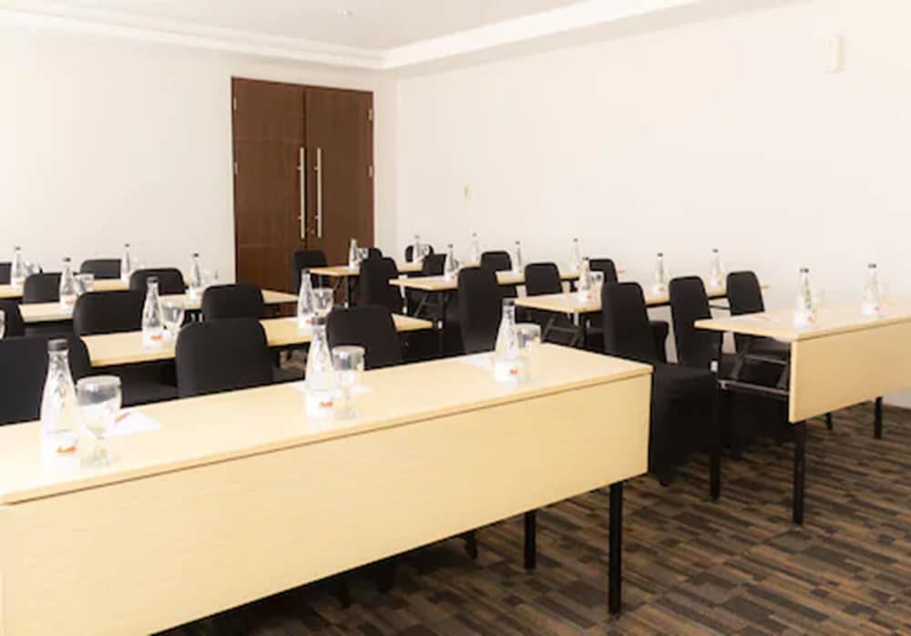 Anugrah Hotel 62/72