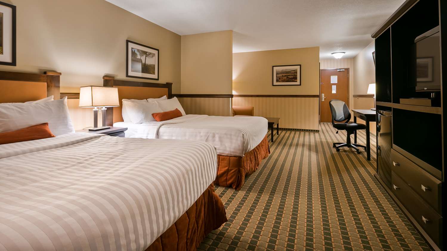Mini, Suite, 2 Queen Beds, Sofa