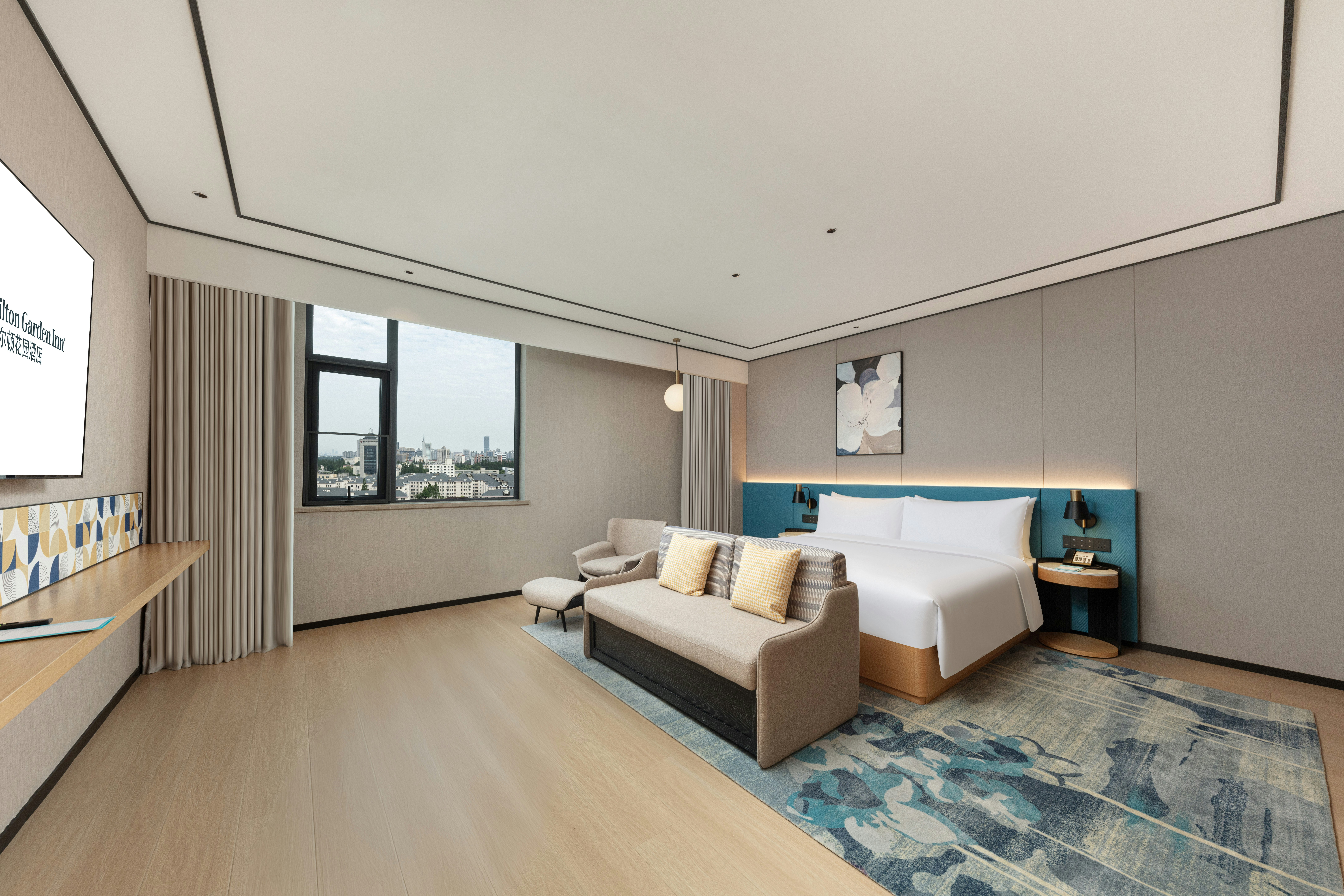 DELUXE, SUITE, KING BED