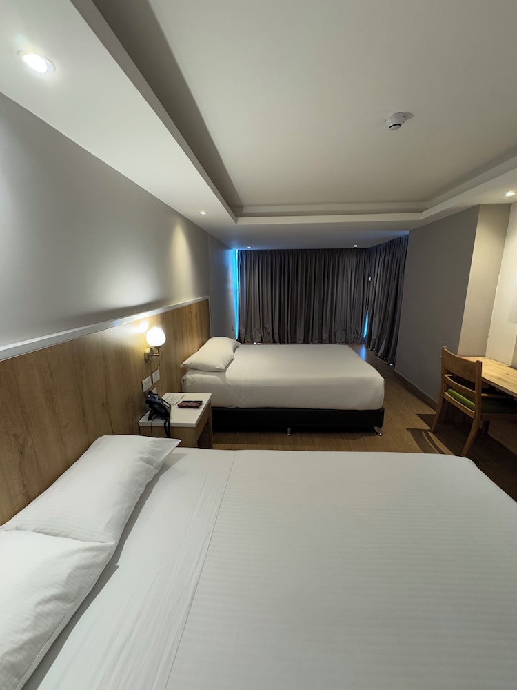 FAMILY, 2 DOUBLE BEDS