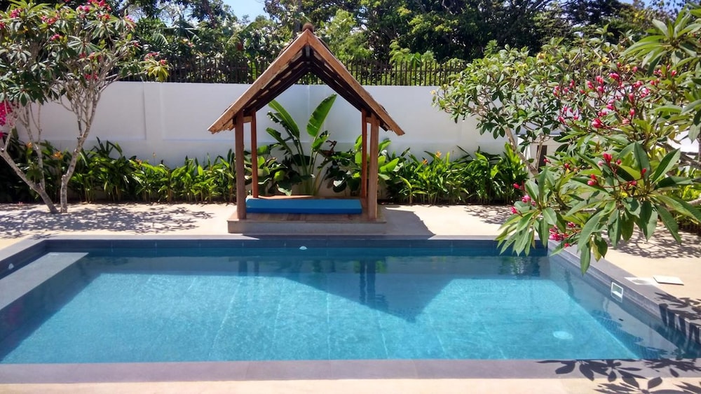 Villa Kalachuchi B&B 5/56