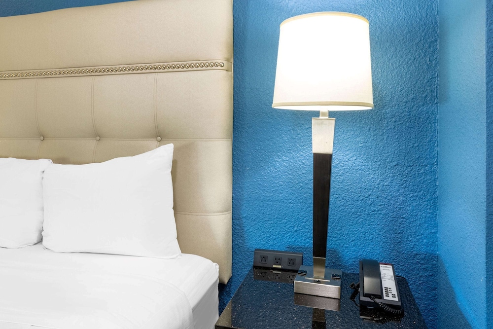 Baymont by Wyndham McAllen 31/60