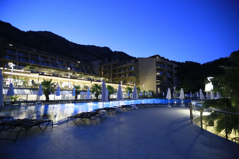 Turunc Premium Hotel 48/50