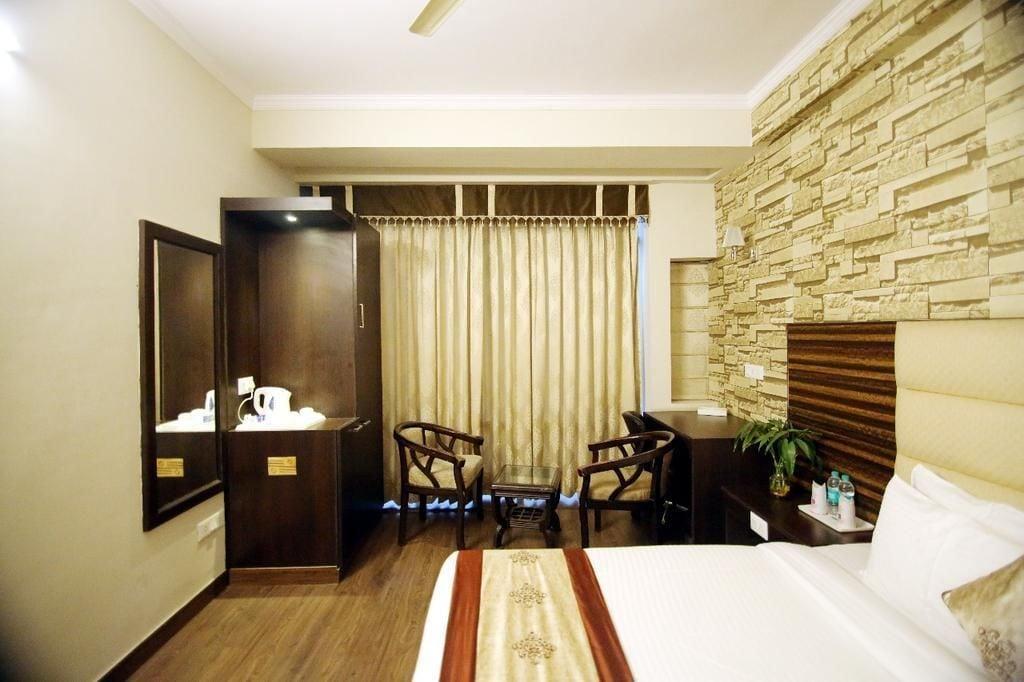 Hotel Rousha Inn 11/18