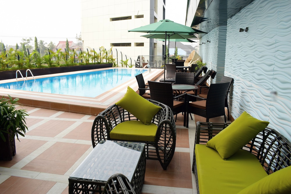 Monty Suites and Golf 33/46