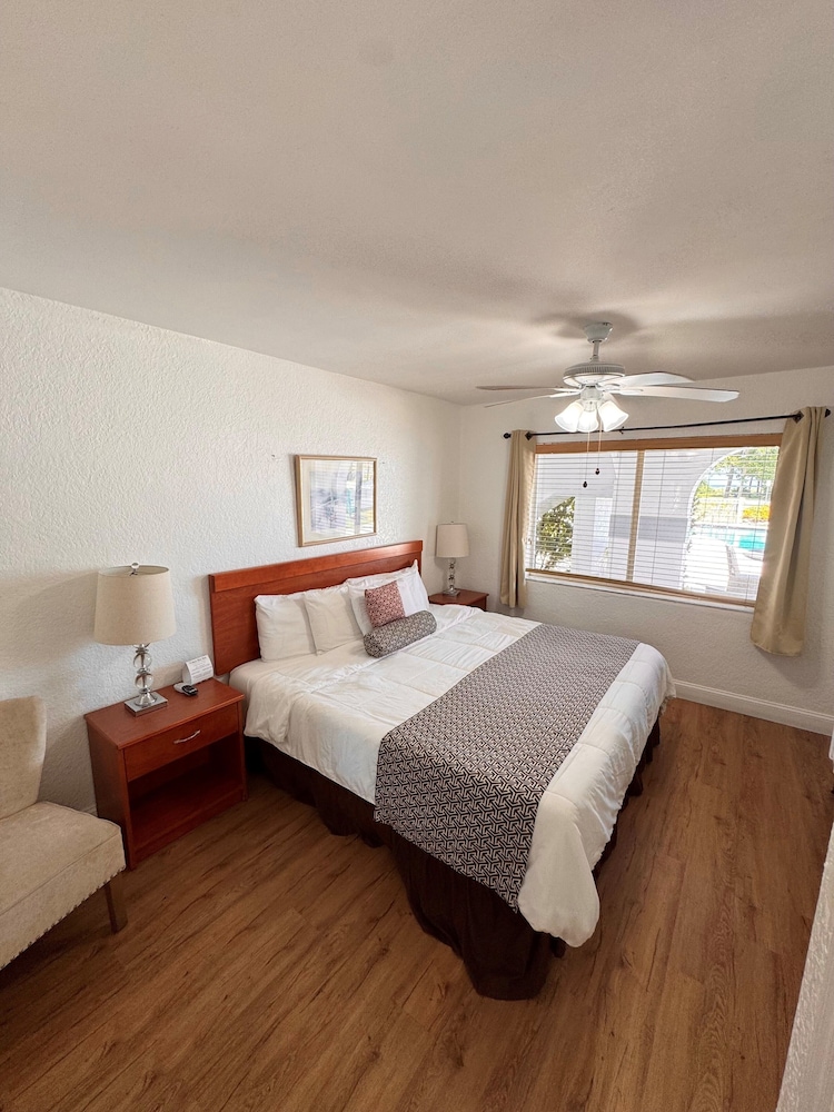 Coral Key Inn 27/71