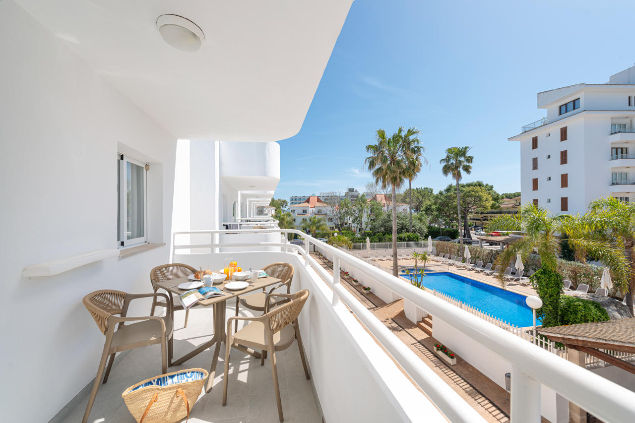 Olive Beach Apartments 54/62