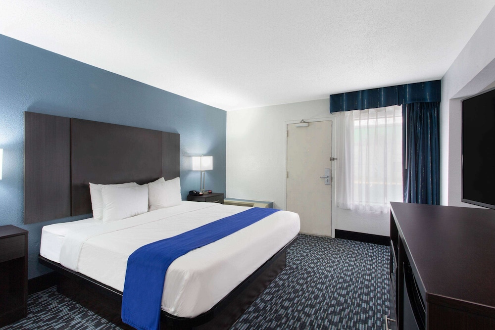 Clarion Pointe Charlotte 13/57