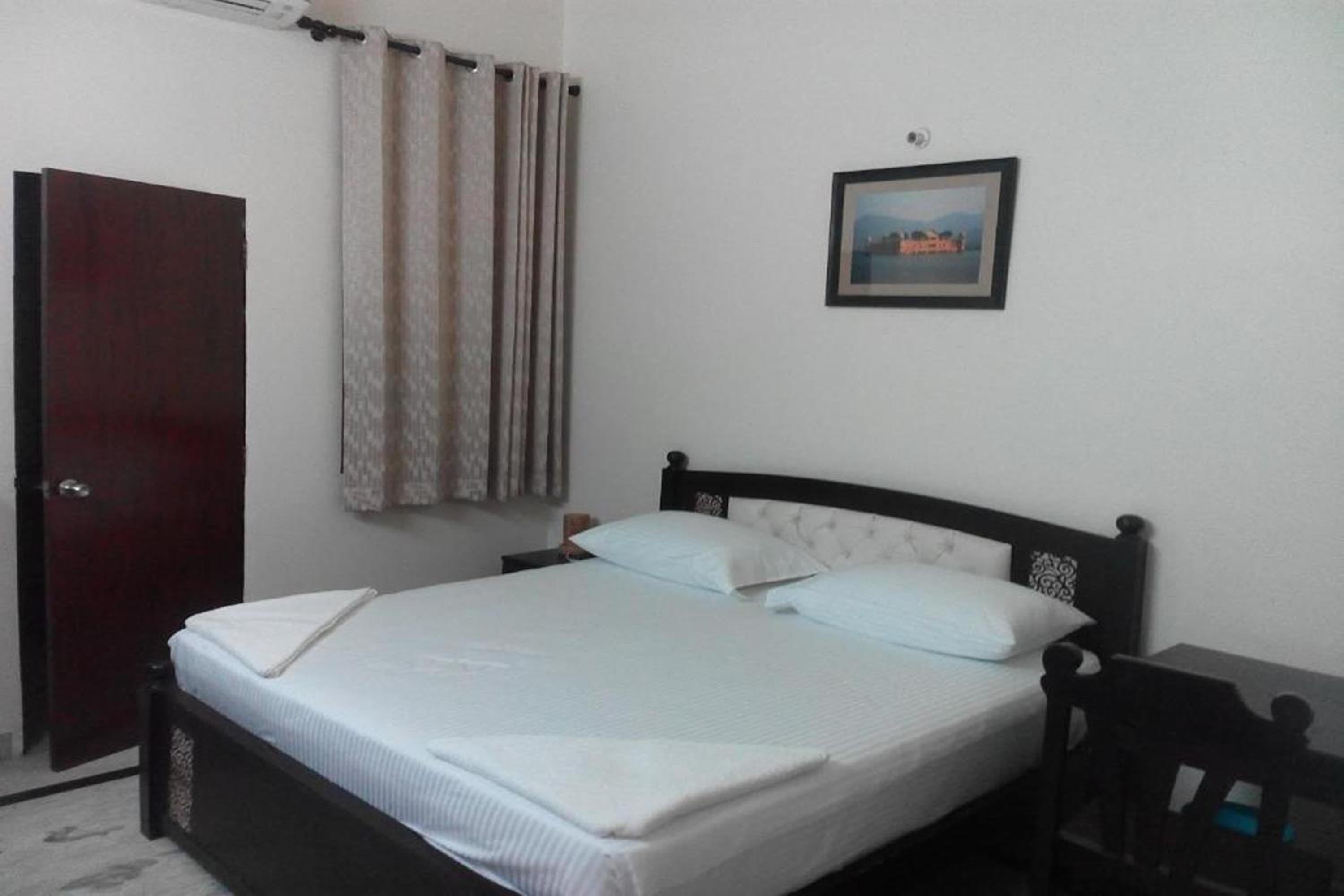 Fabhotel Dior Pink City