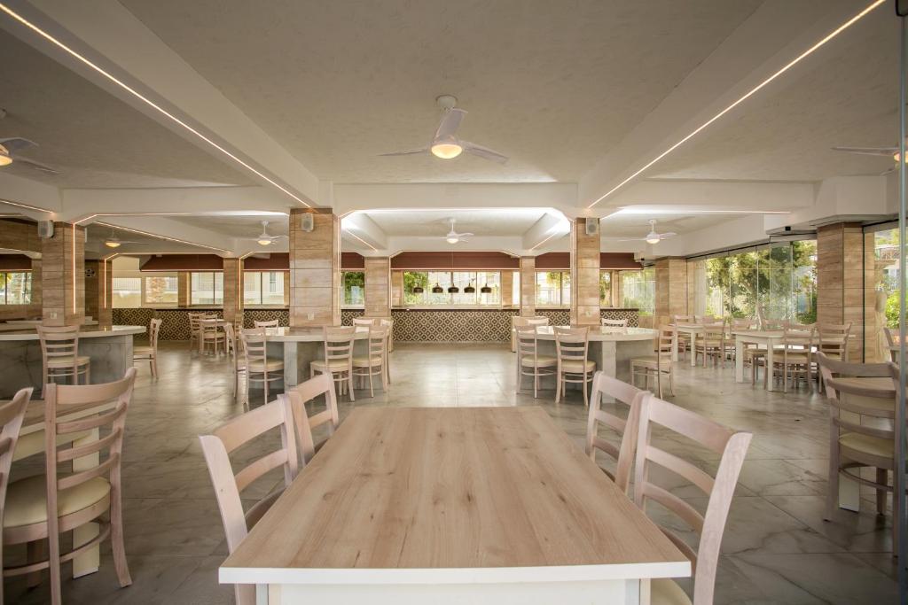 Sunbay Hotel 135/142