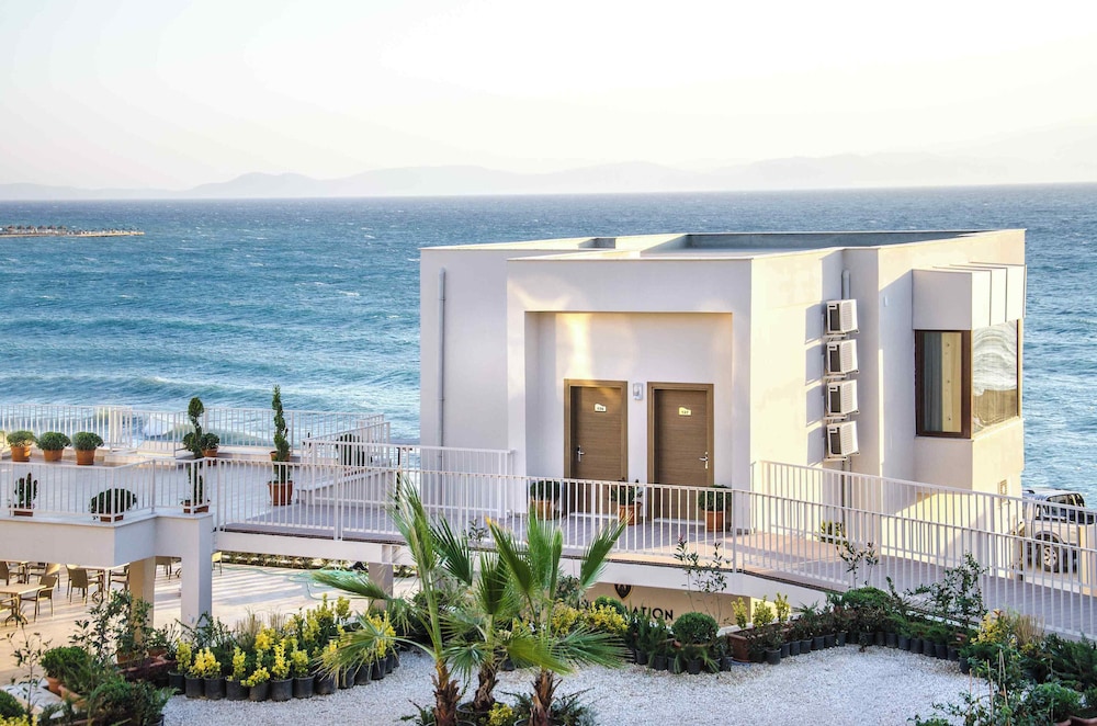Ladies Beach Residence Hotel 8/68