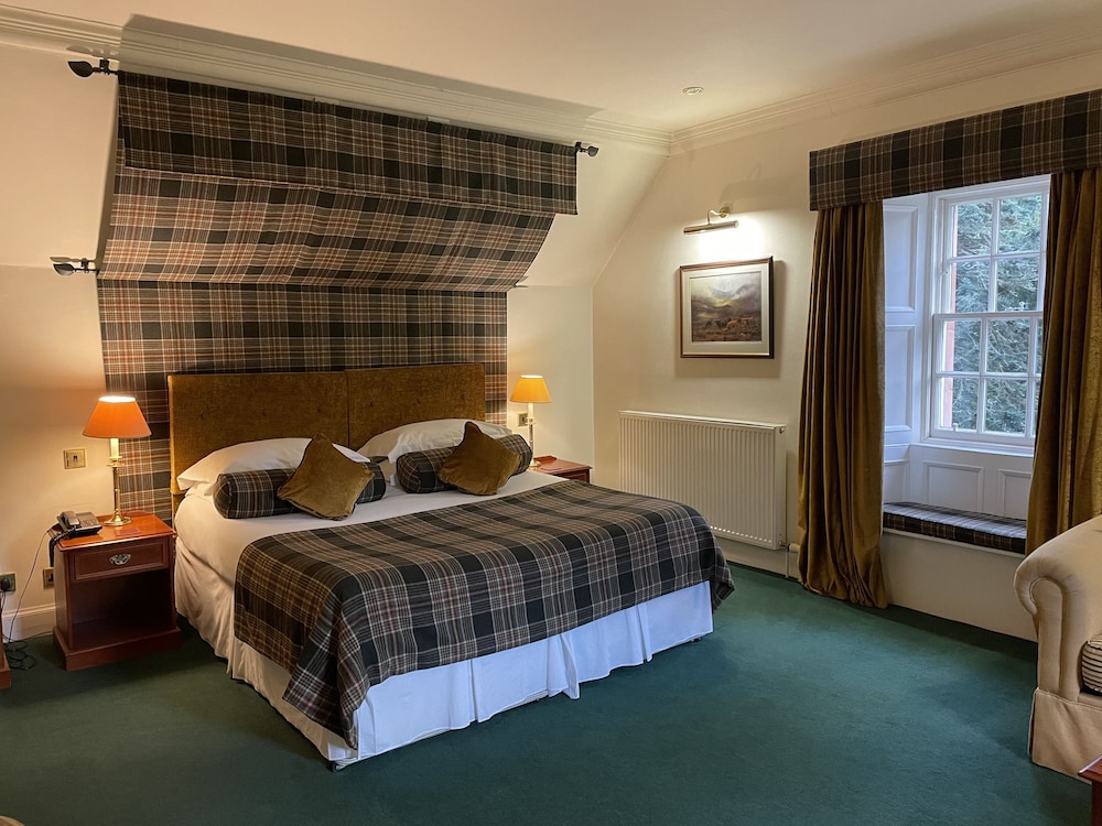 BUNCHREW HOUSE HOTEL 6/30