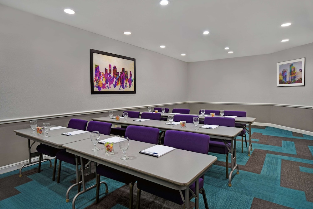 Studio6 Houston, TX - Westchase 39/56