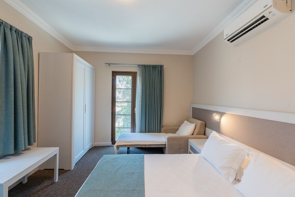 1 BEDROOM, EXECUTIVE, TRIPLE