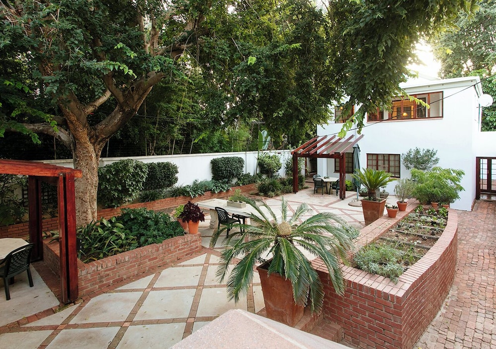 Bed And Breakfast In Waterkloof 46/50