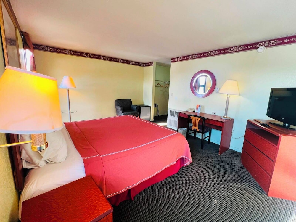 King Bed Non-Smoking, Barrington Hotel Schaumberg Near I 90 9/10