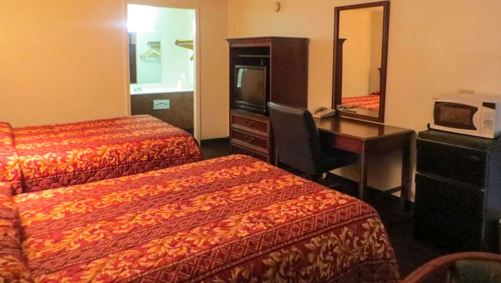 room, 2 double beds, smoking