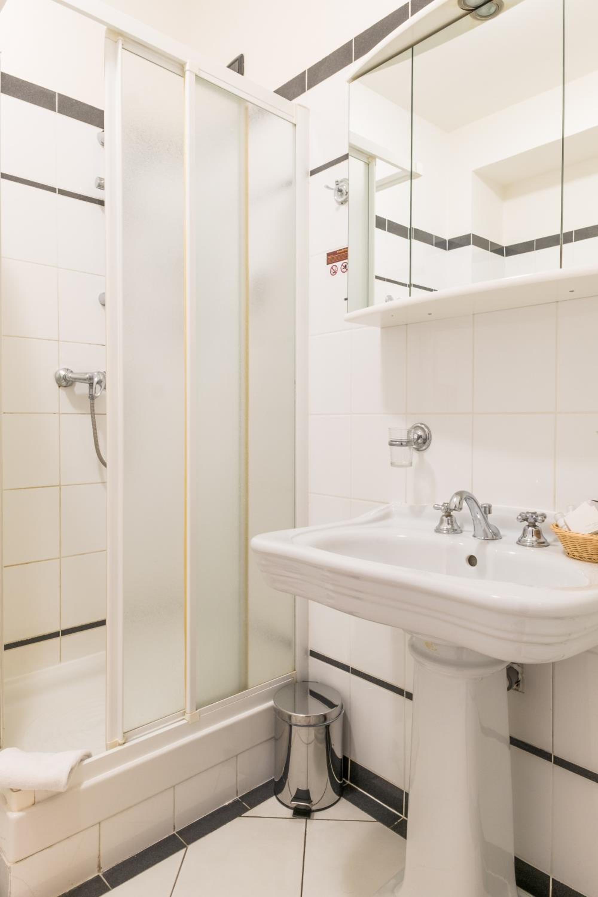 غرفة بسرير مزدوج أو سريرين منفصلين، Hotel Leon D'oro 7/8