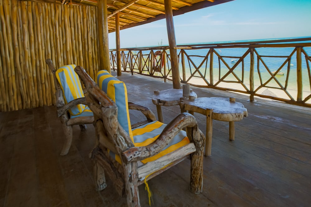 Ziwa Beach Resort 30/60