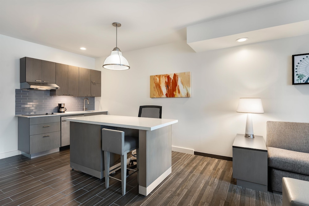 Hyatt House Orlando International Drive 10/60