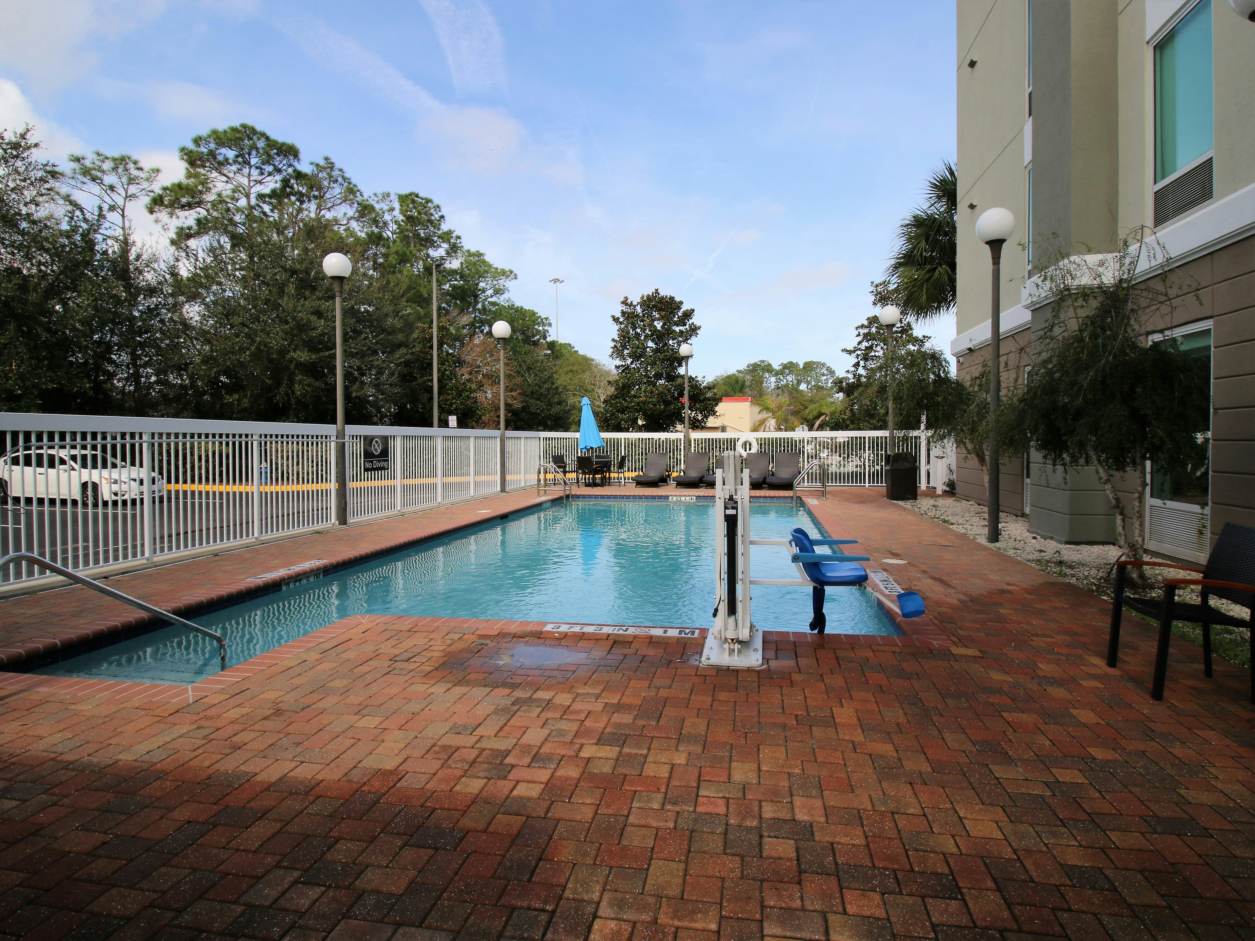 Hampton Inn Suites Palm Coast 45/72