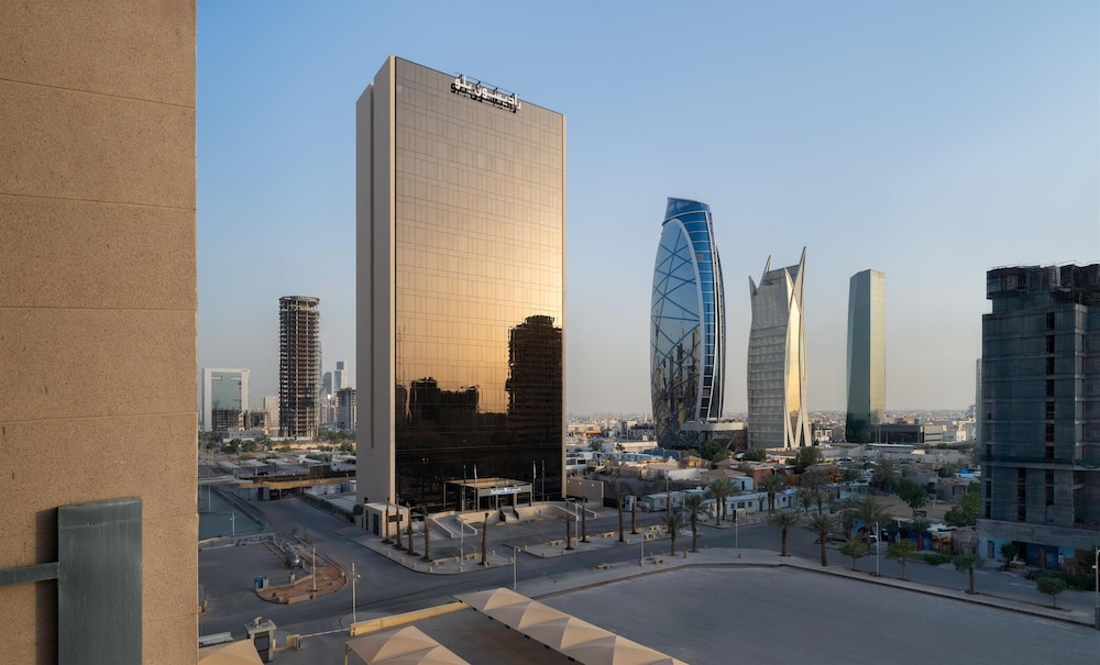 Radisson Blu Hotel, Riyadh Al Sahafa 46/50
