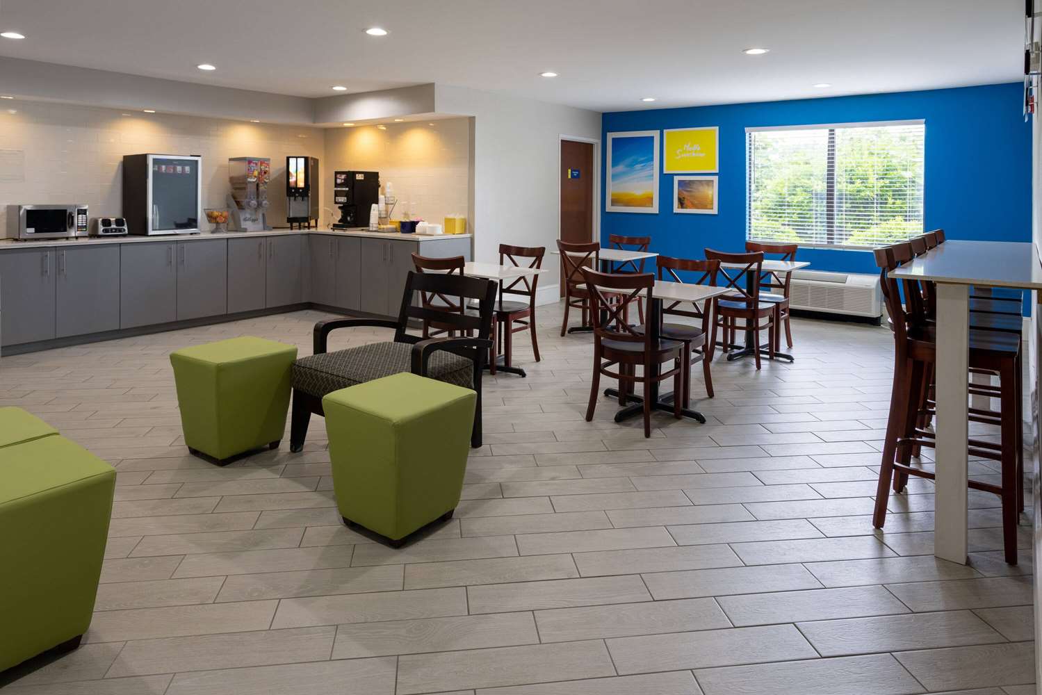 Days Inn by Wyndham Louisburg 24/44