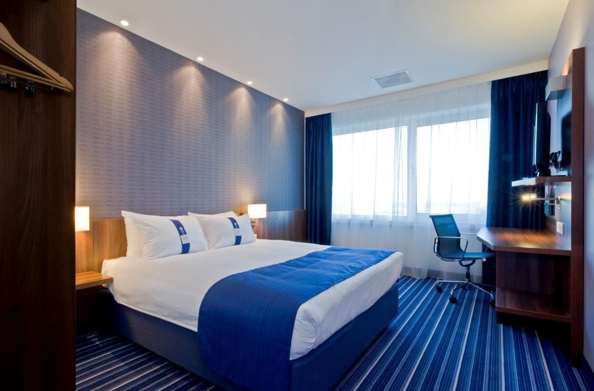 STANDARD, DOUBLE BED