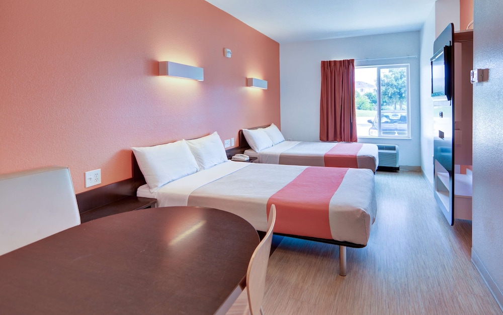 Motel6 Roanoke, TX - Northlake - Speedway 19/48