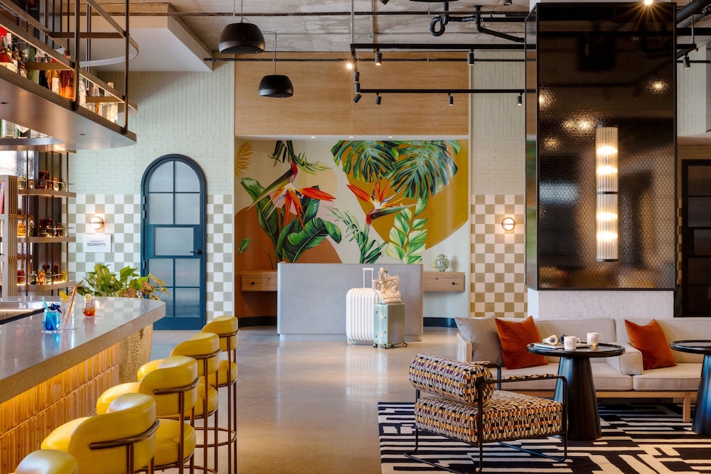 Moxy St Petersburg Downtown 21/37