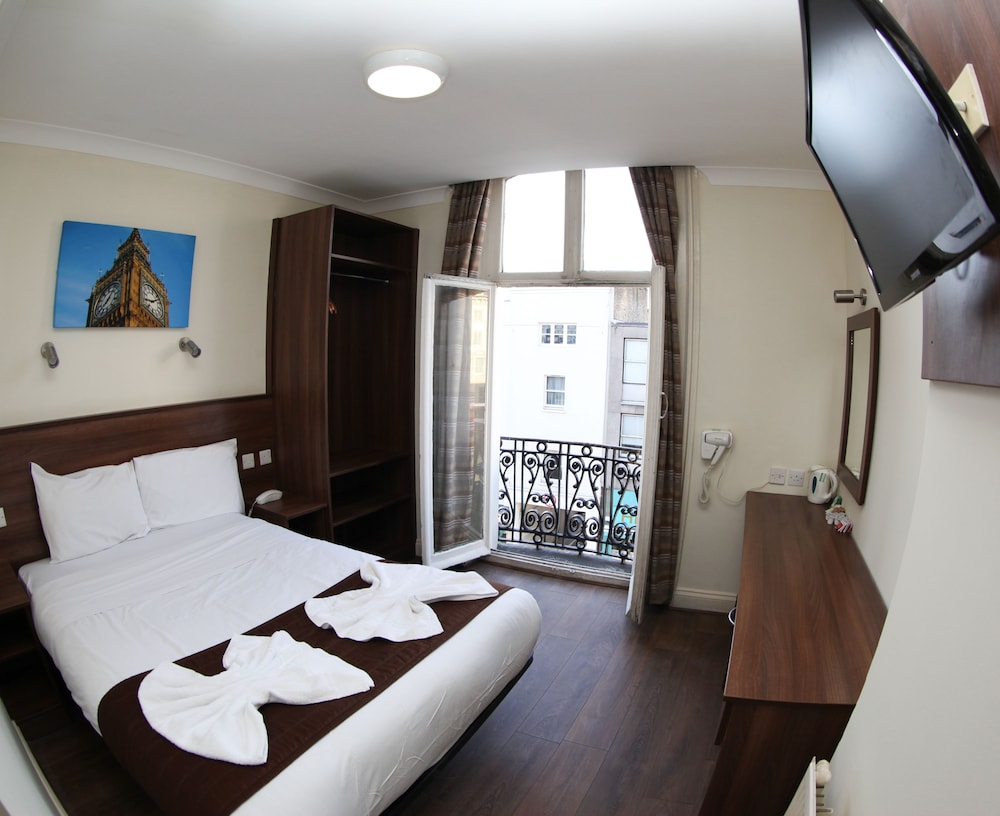 ASCOT HYDE PARK HOTEL 45/58