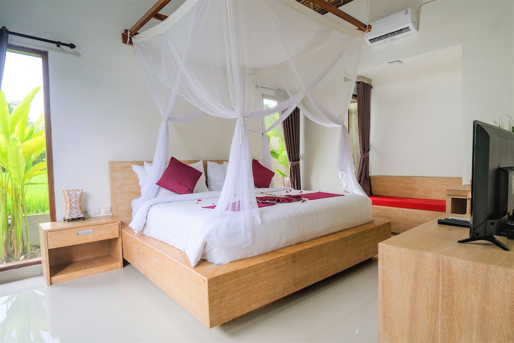 Three Gold Luxury Private Villas 10/50
