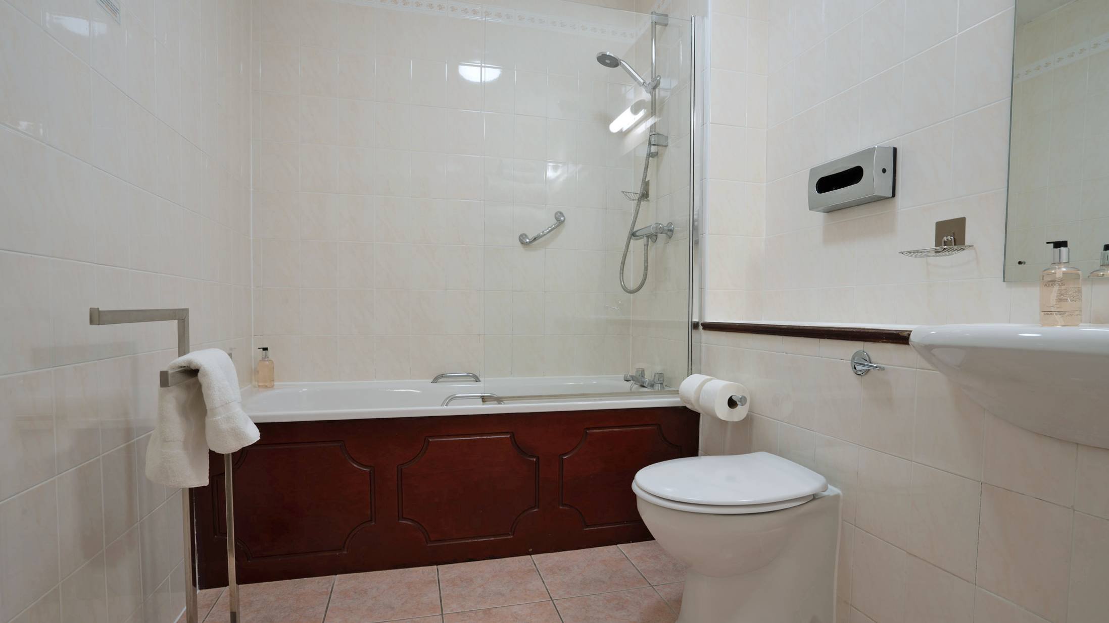The Skipton Hotel 30/33