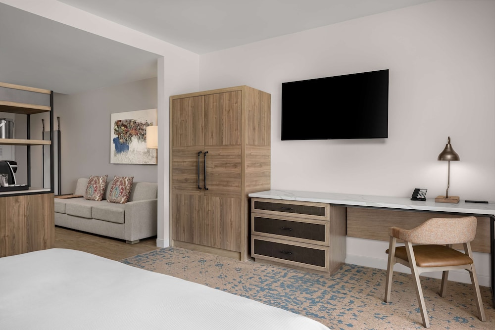 The Cassara Carlsbad Tapestry Collection By Hilton 40/63