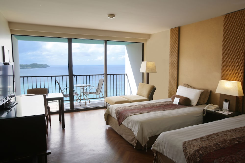 TOWER, INFINITY, TWIN BEDS, OCEAN FRONT