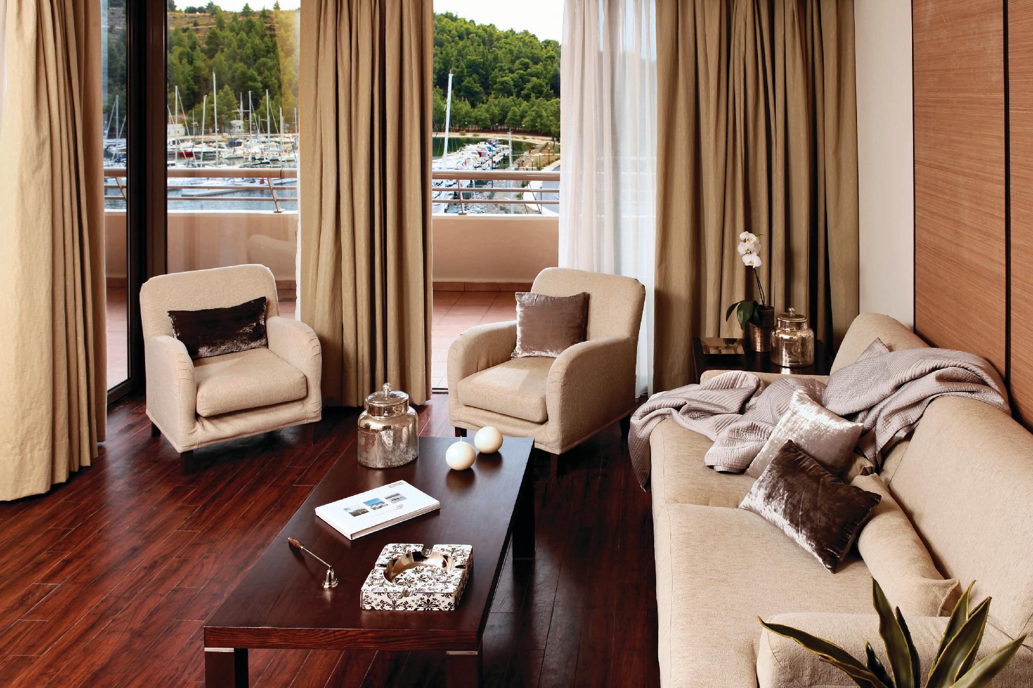 2 Bedrooms, Family Suite, Superior, Sea Side
