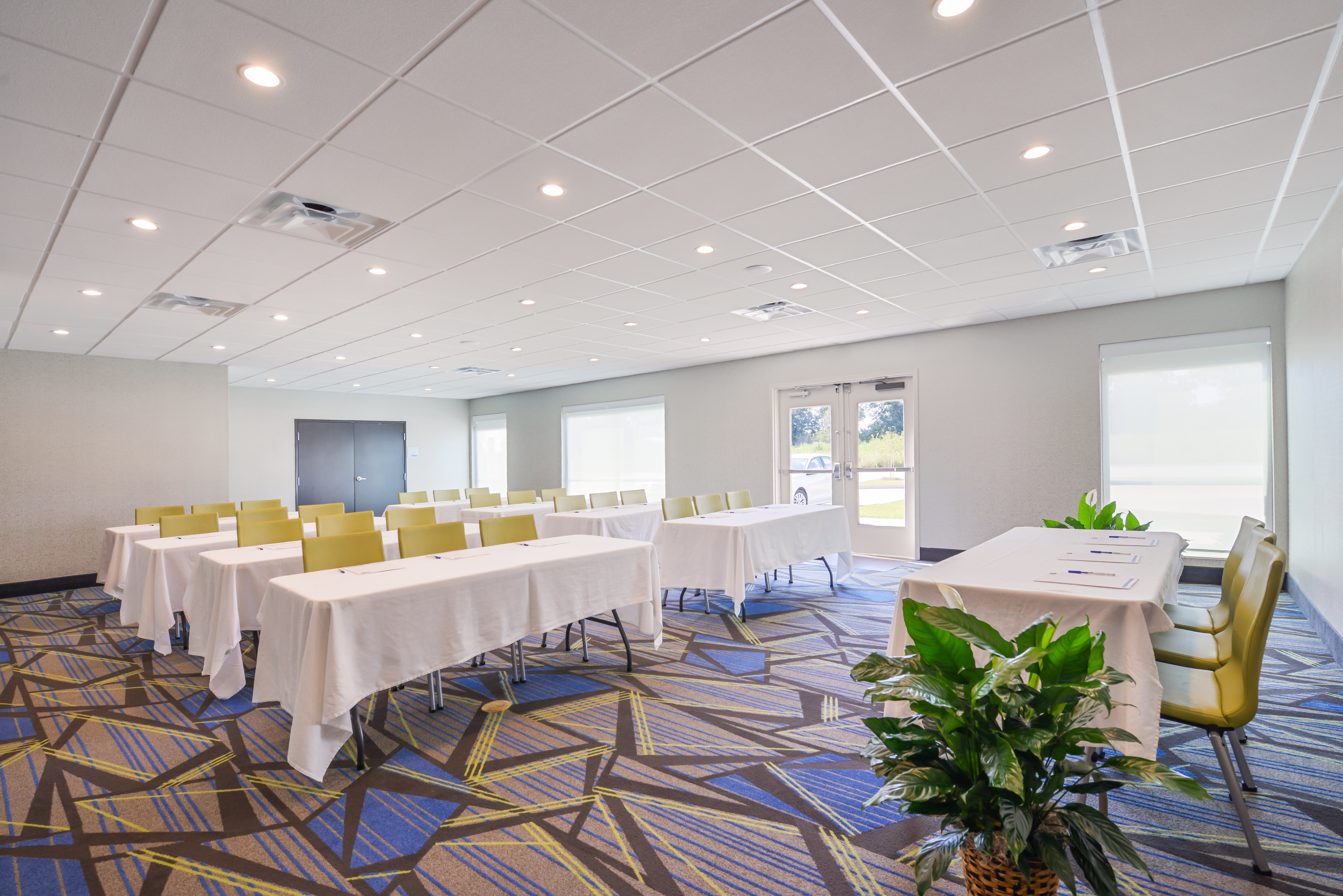 Holiday Inn Express Donaldsonville 60/70
