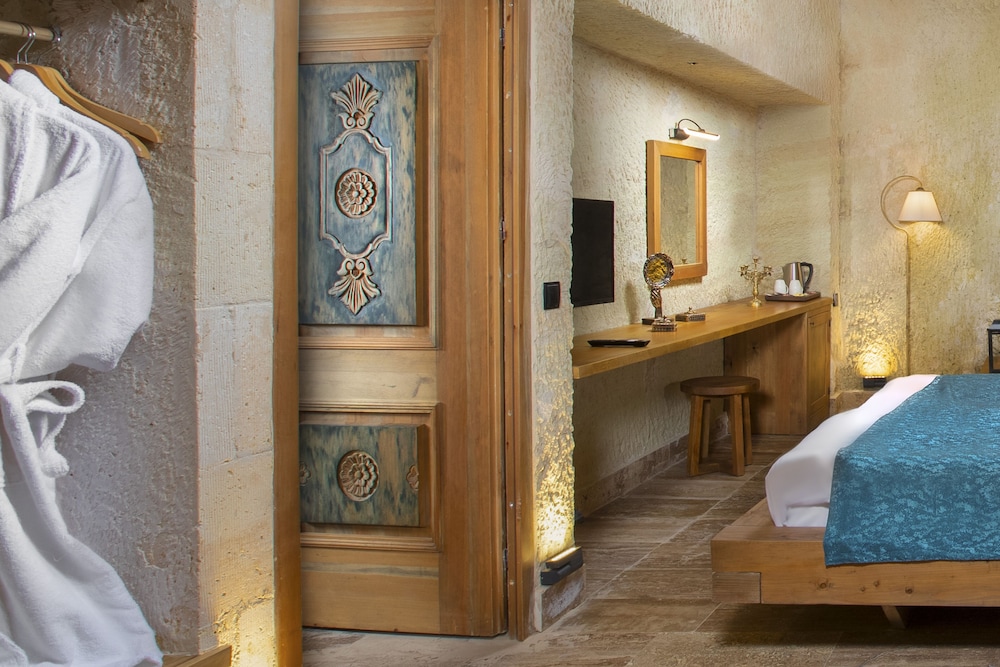 Ayazma Cave Hotel 50/50