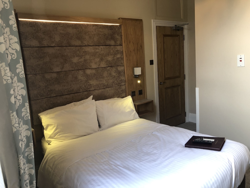Edgcumbe Guest House 9/32