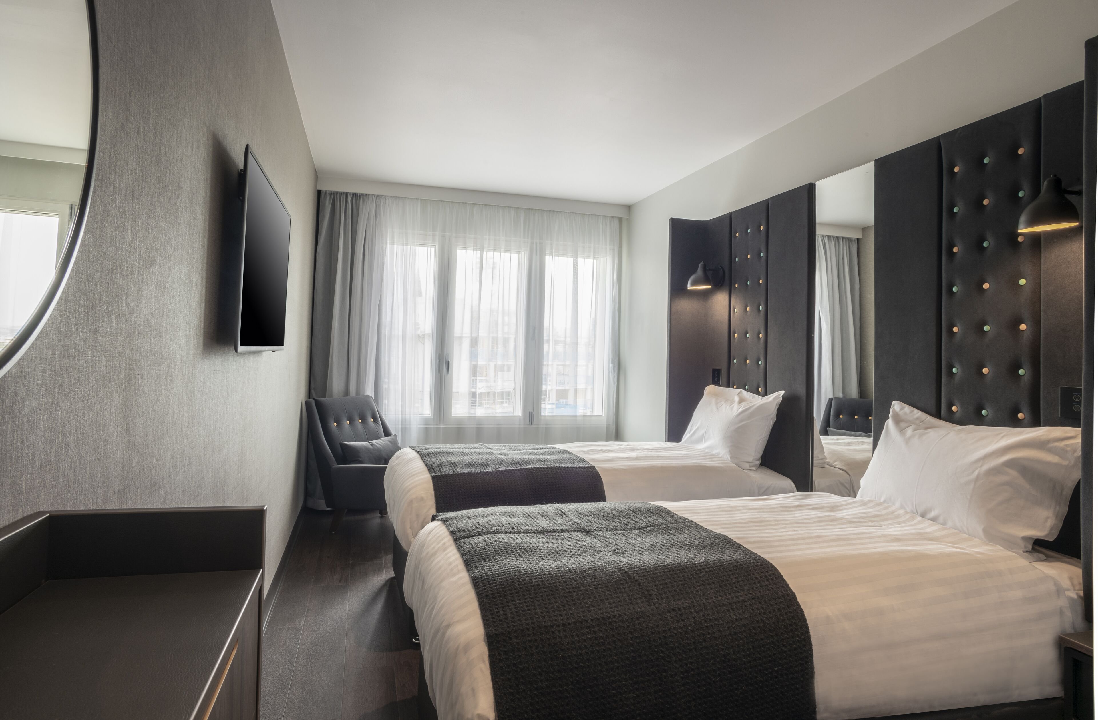 Comfy, Twin Beds