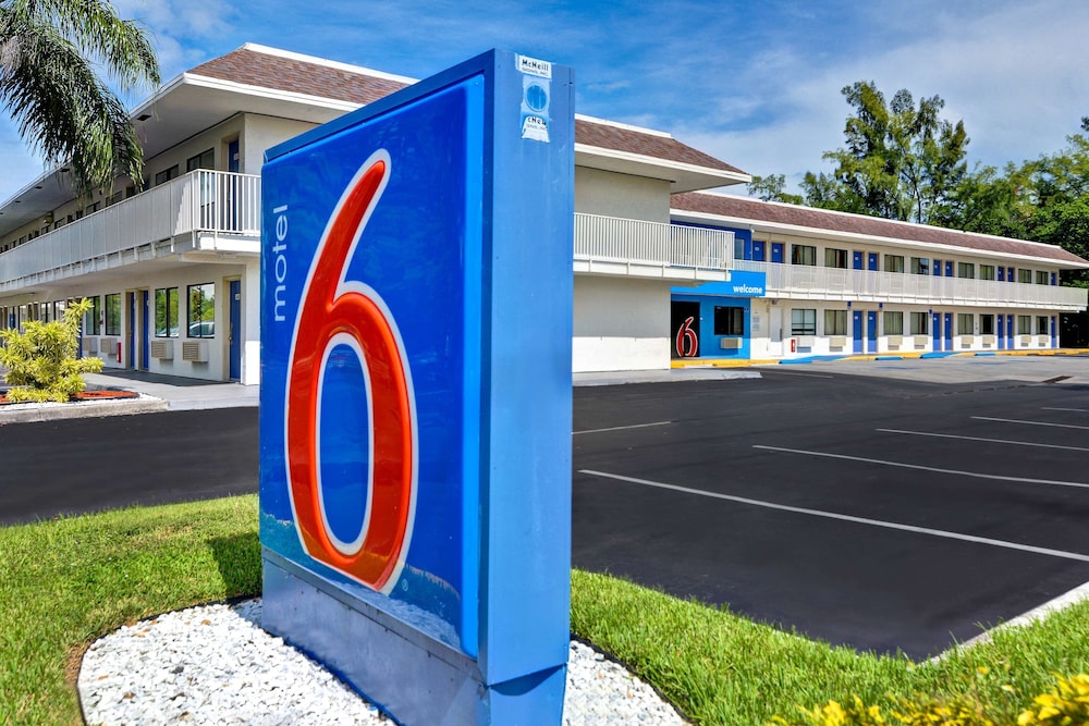 Motel6 Dania Beach, FL 47/59