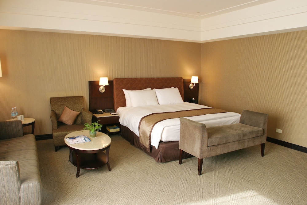 Grand Forward Hotel 6/36