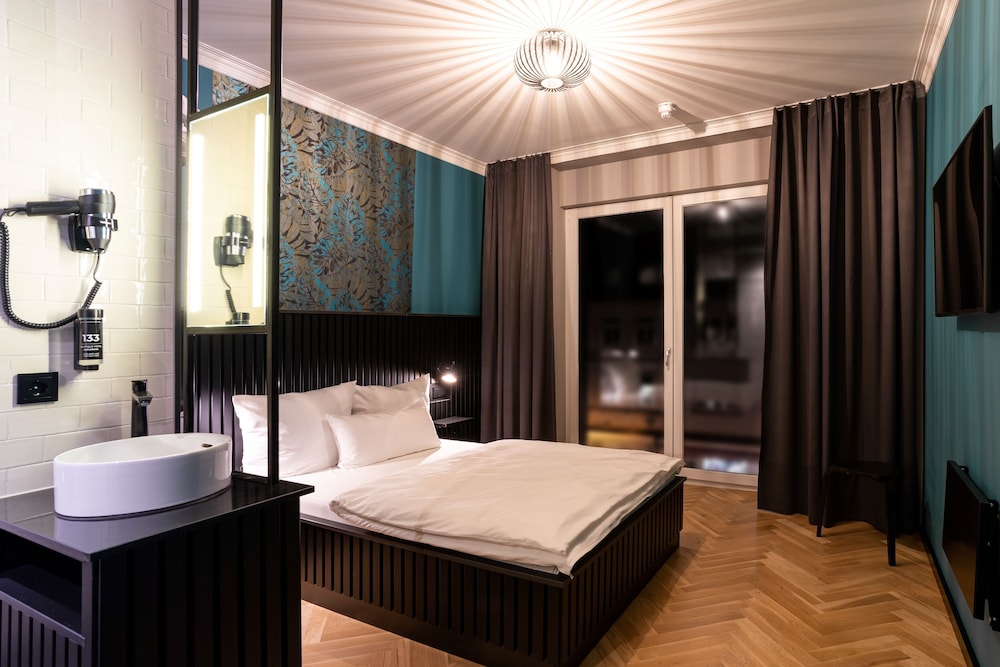 133 Boutique Hotel 7/39